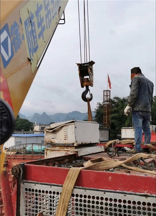 东湖区大件吊装搬运设备常用的施工手势信号解答