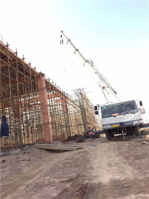 东湖区25 吨、50 吨吊车怎么选？多大重量 / 半径适合对应车型？