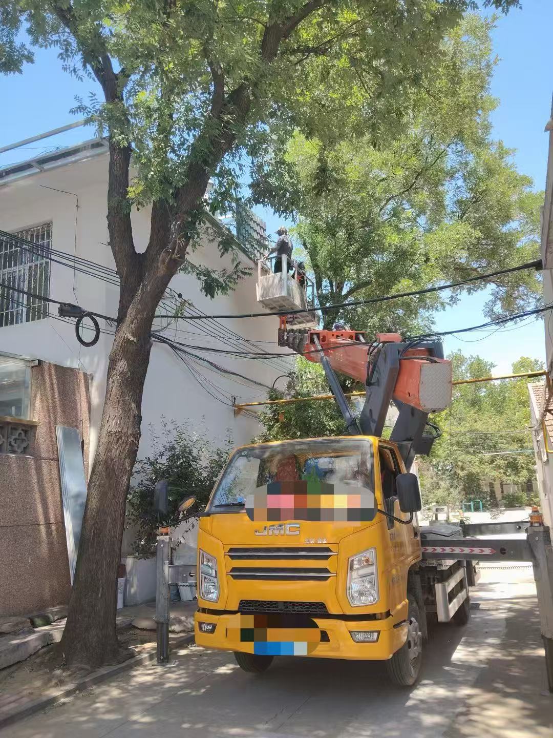 东湖区高空作业车能吊装重物吗？最大承载多少公斤？