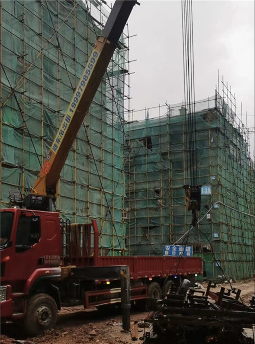 东湖区“慢工细活”—— 吊车的 “微动控制” 技术